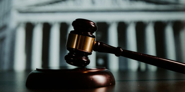 Justiça condena a 17 anos o líder do golpe imobiliário, mas entre as vítimas permanece a sensação de injustiça. Justiça condena a 17 anos o líder do golpe imobiliário, mas entre as vítimas permanece a sensação de injustiça.