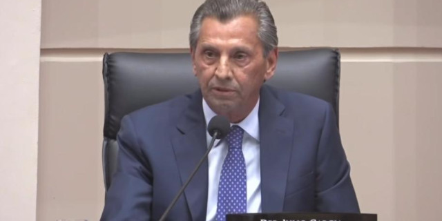 Júlio Garcia conversa com a imprensa nesta quarta..