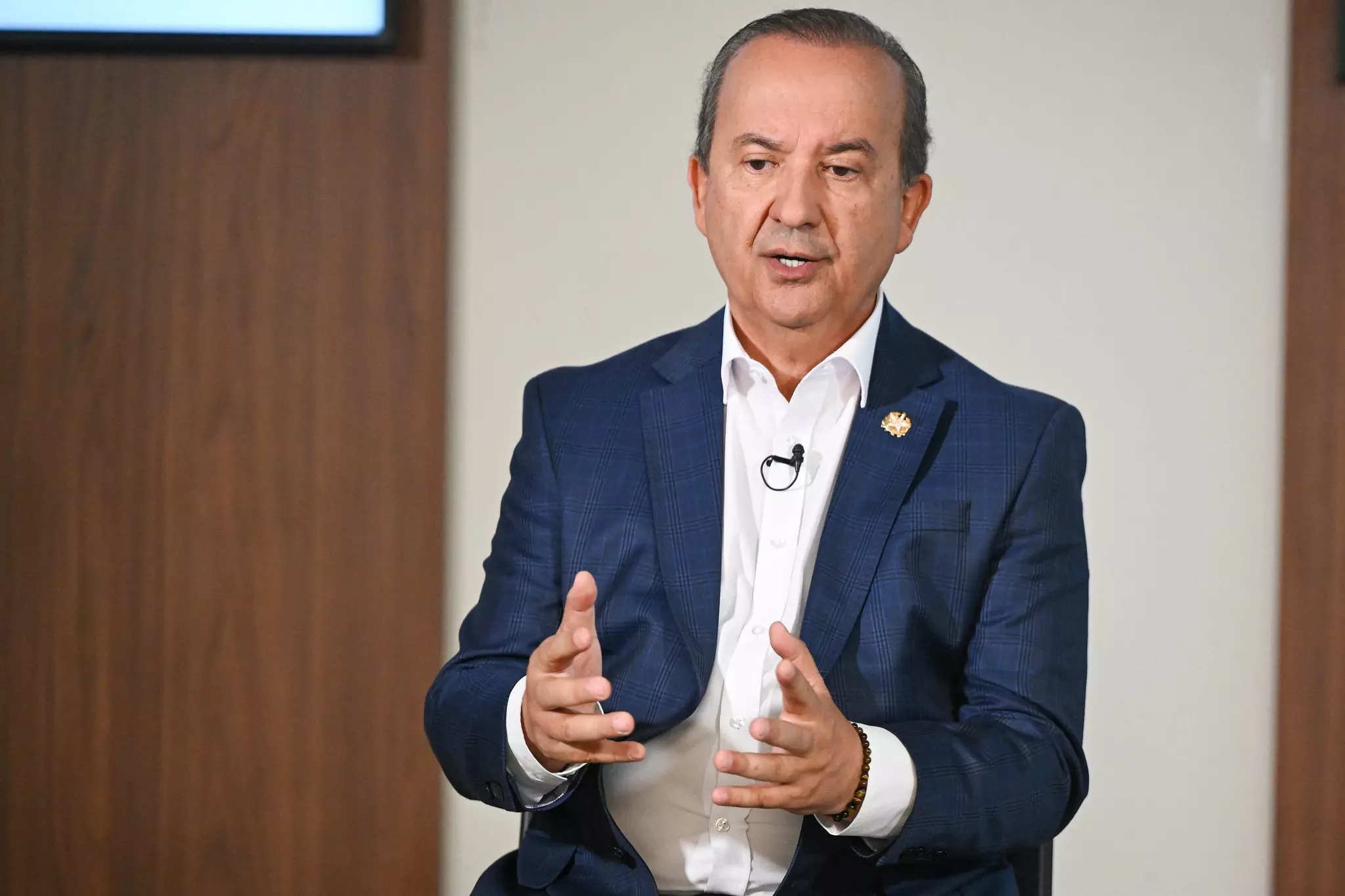 Governador antecipa alianças e reposiciona a disputa eleitoral de 2026 em Santa Catarina. Governador antecipa alianças e reposiciona a disputa eleitoral de 2026 em Santa Catarina.