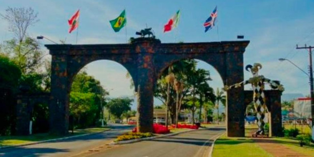 Solidariedade em noite de gala. Solidariedade em noite de gala.