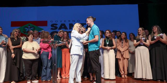 Educação fortalecida, futuro em construção.