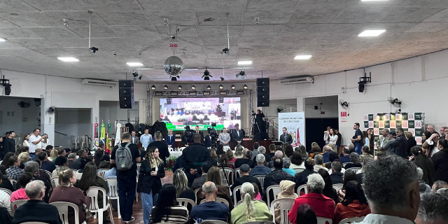 Sessão da Câmara em homenagem aos presidentes de bairros..