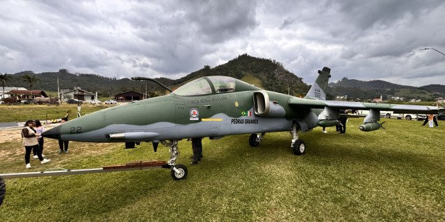 Avião é atração em Pedras Grandes SC.