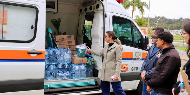 Apoio chega às famílias atingidas pela chuva.
