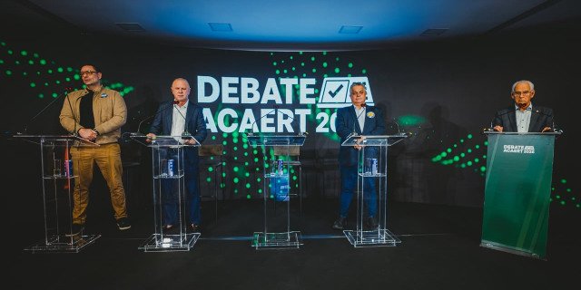 Jorginho já não havia comparecido ao debate da ACAERT no meio da semana. Jorginho já não havia comparecido ao debate da ACAERT no meio da semana.