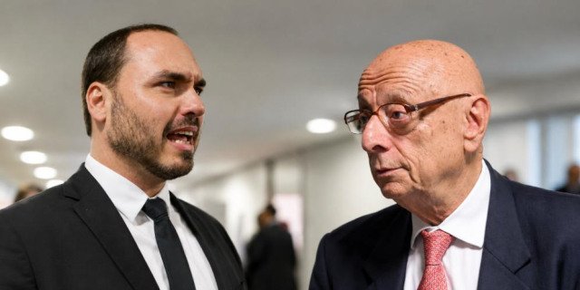 Ataques expõem a tensão na reta final pelo Senado..