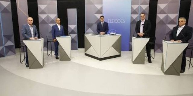 Na reta final, o debate trocou cautela por confronto.. Na reta final, o debate trocou cautela por confronto..