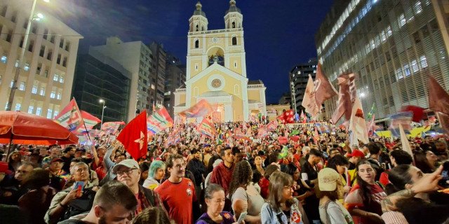 A disputa pelo voto também ocupa as ruas..