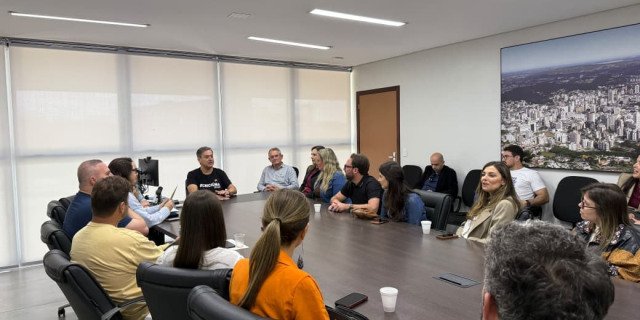 Comércio e poder público organizam as atrações de fim de ano.. Comércio e poder público organizam as atrações de fim de ano..