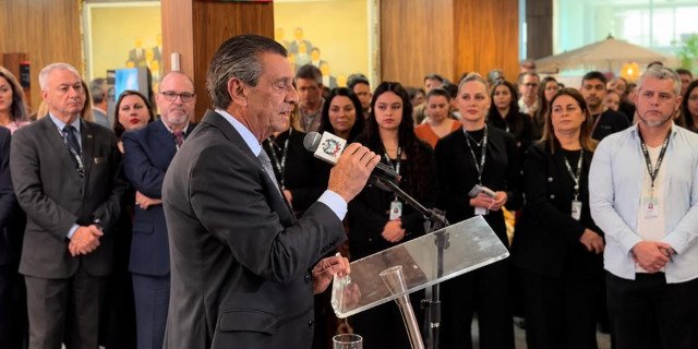 Júlio Garcia inicia despedida da Alesc após sete mandatos.. Júlio Garcia inicia despedida da Alesc após sete mandatos..